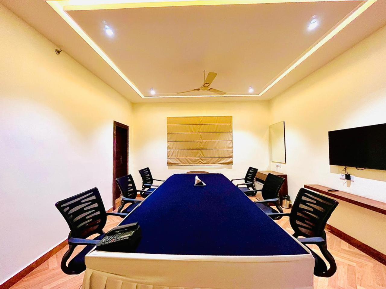 Hotel Ekas Lucknow Exterior foto