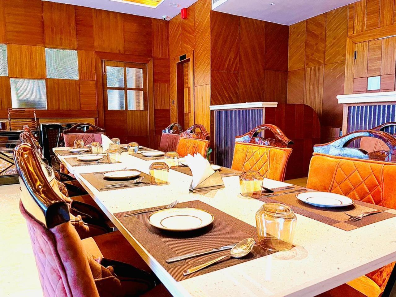 Hotel Ekas Lucknow Exterior foto